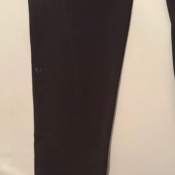 GUC - Lululemon Black Pants - Picture 6 of 8